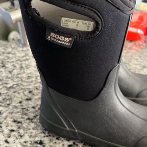 Slightly used waterproof boots. Great condition
